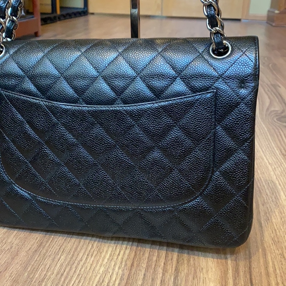 A115- π― % authentic Chanel classic jumbo double-flap - Picture 10 of 17
